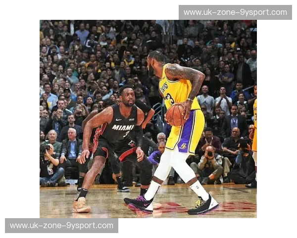 紫金荣耀与铁血硬骨的巅峰对垒：湖人vs热火几比几，藏着多少人的青春与热泪？